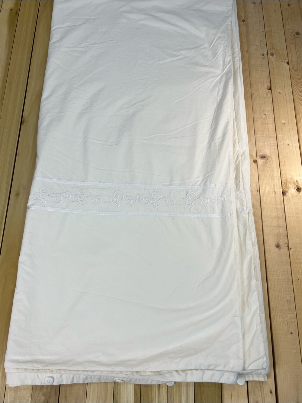Embroidered Cotton duvet cover   Victorian, queen size 88”x86”